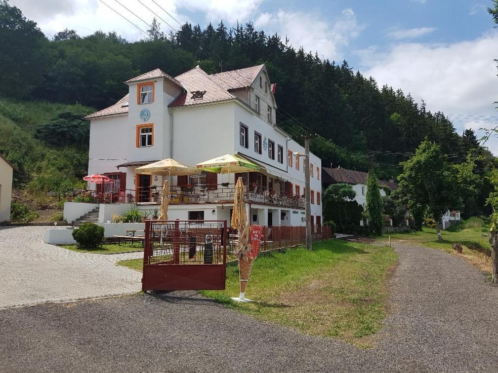 Na Pracharne אכסניה Kladruby (Rokycany)